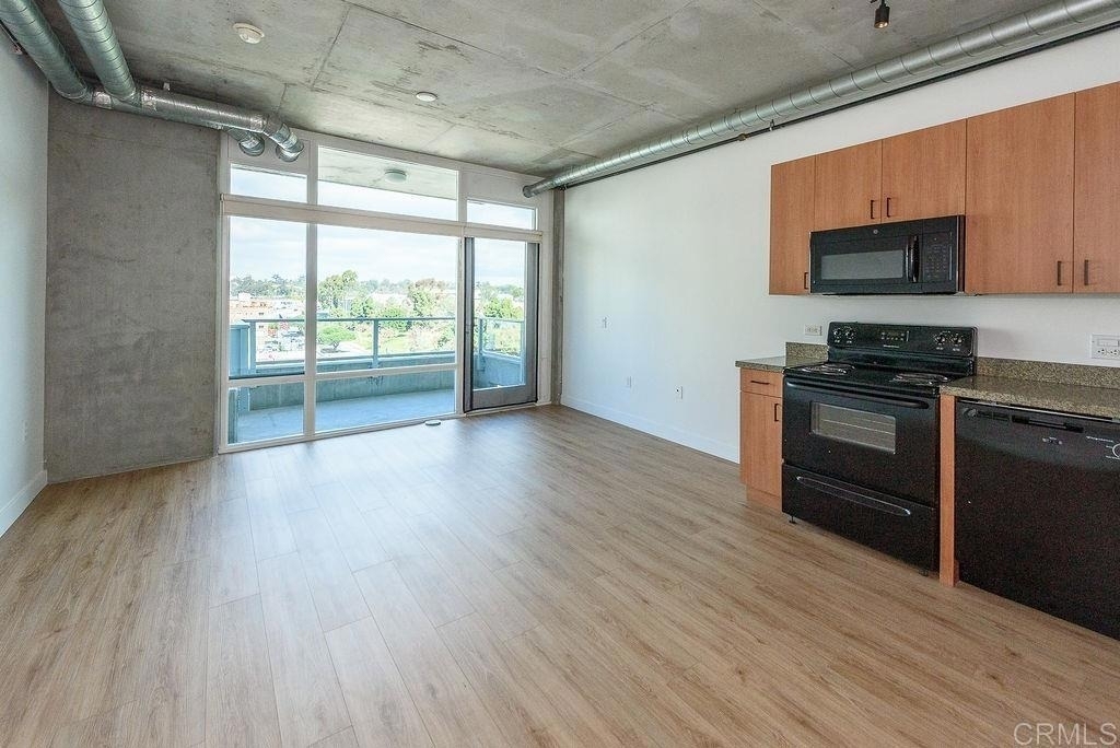 1080 Park Boulevard - Photo 2