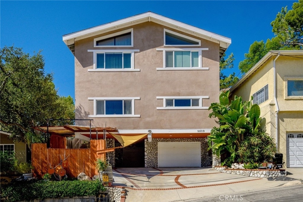 5809 Irving Avenue - Photo 0
