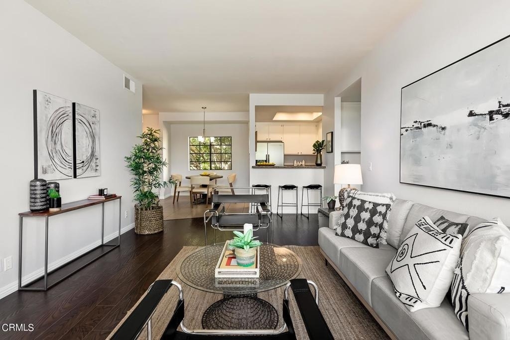 221 S Oak Knoll Avenue - Photo 9