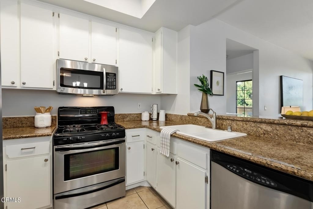 221 S Oak Knoll Avenue - Photo 11