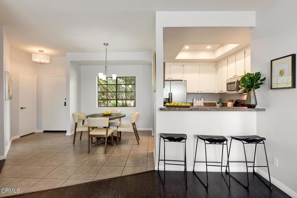 221 S Oak Knoll Avenue - Photo 18