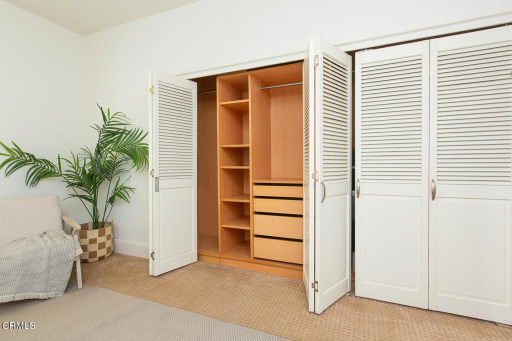 130 S Mentor Avenue - Photo 11