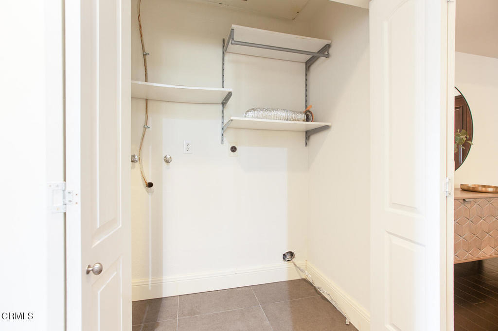 130 S Mentor Avenue - Photo 7