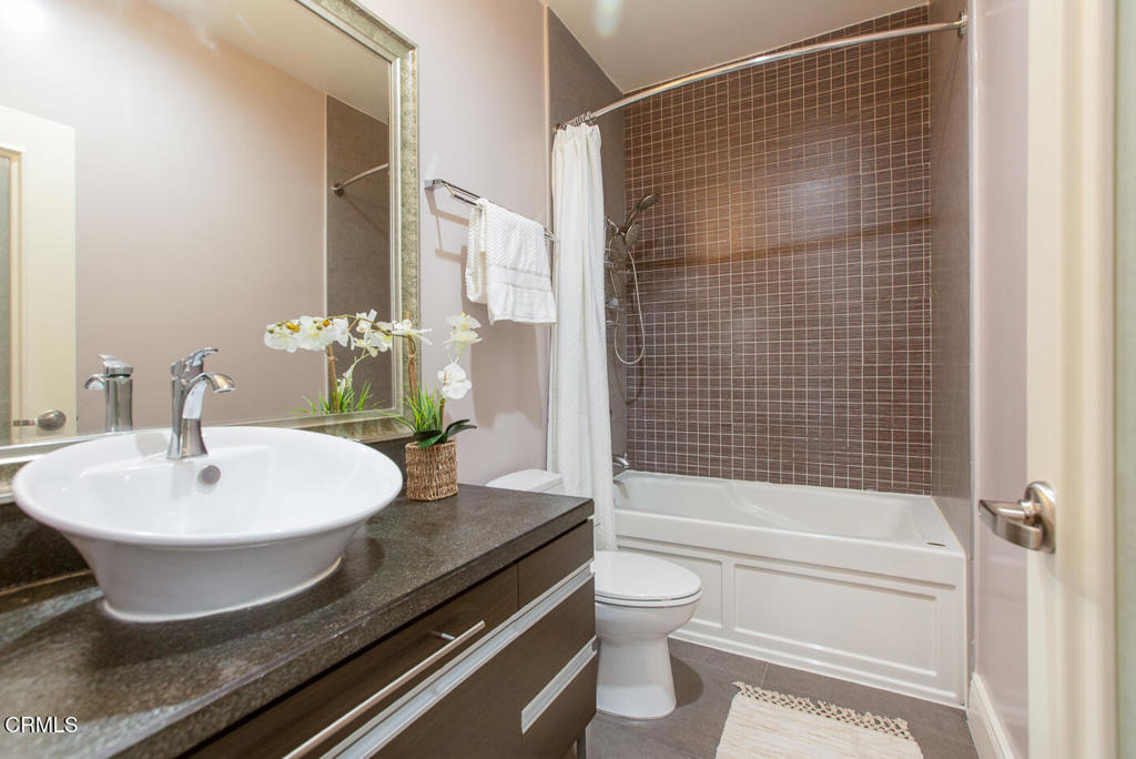 130 S Mentor Avenue - Photo 12