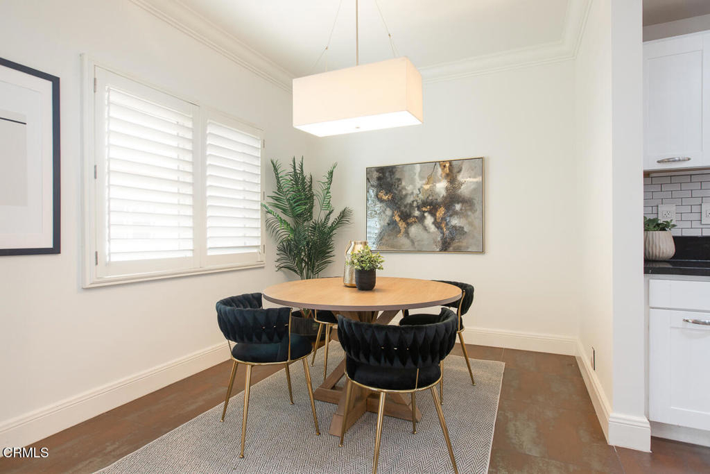 130 S Mentor Avenue - Photo 4