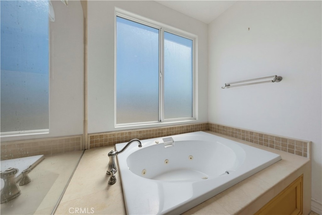 1020 California - Photo 36