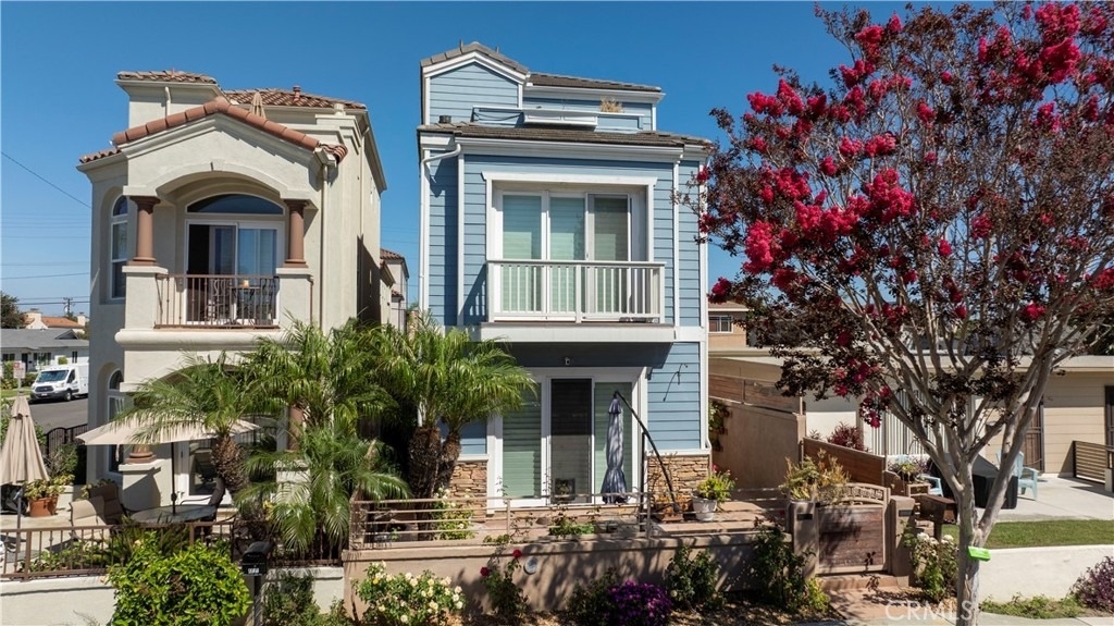 1020 California - Photo 1
