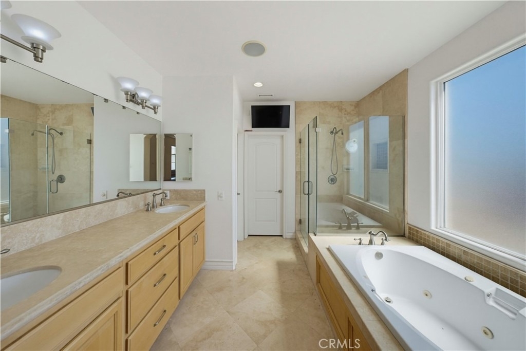 1020 California - Photo 10
