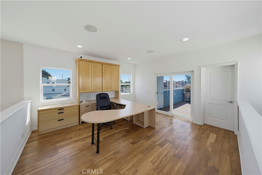 1020 California - Photo 2