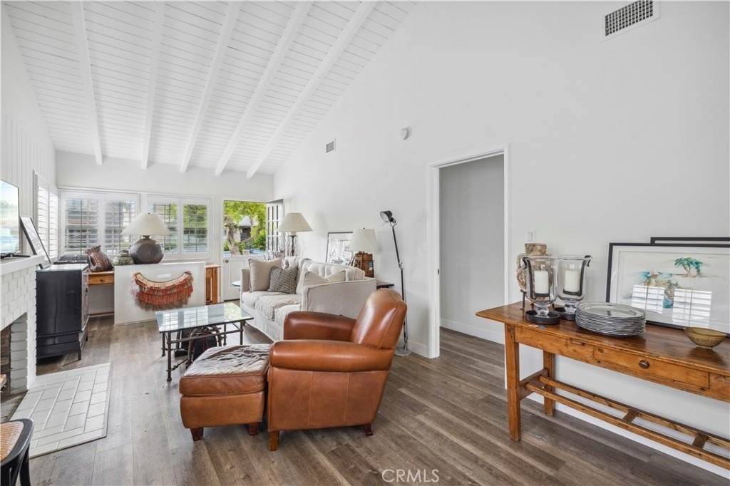 317 Iris Avenue - Photo 4