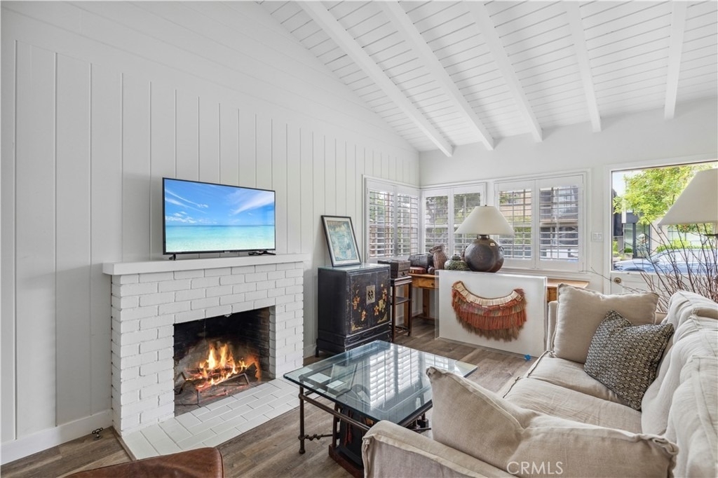 317 Iris Avenue - Photo 1