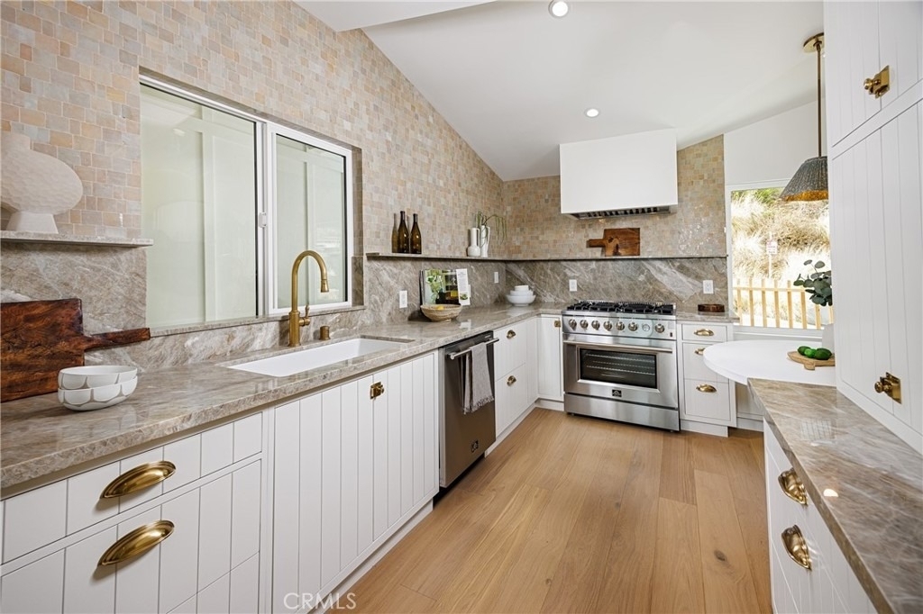 251 Highland - Photo 2