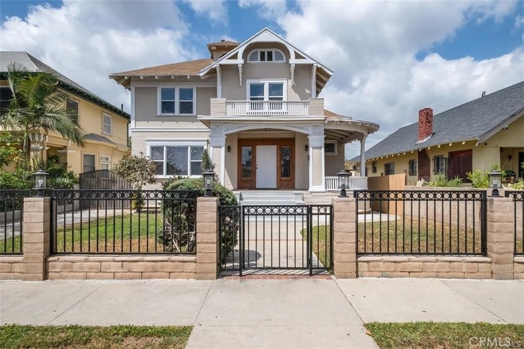 2913 Brighton Avenue - Photo 0