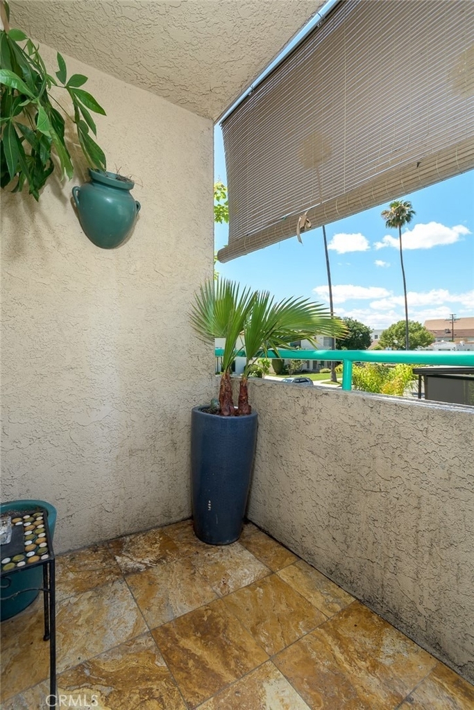 1421 5th Street - Photo 5