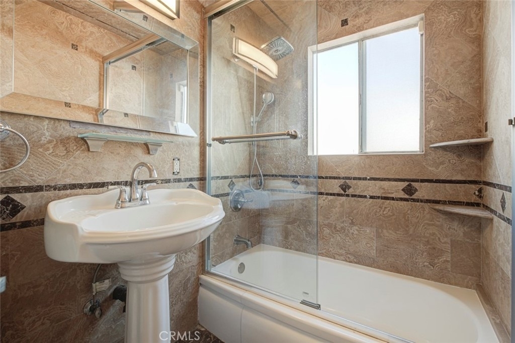 14537 Wyandotte - Photo 12