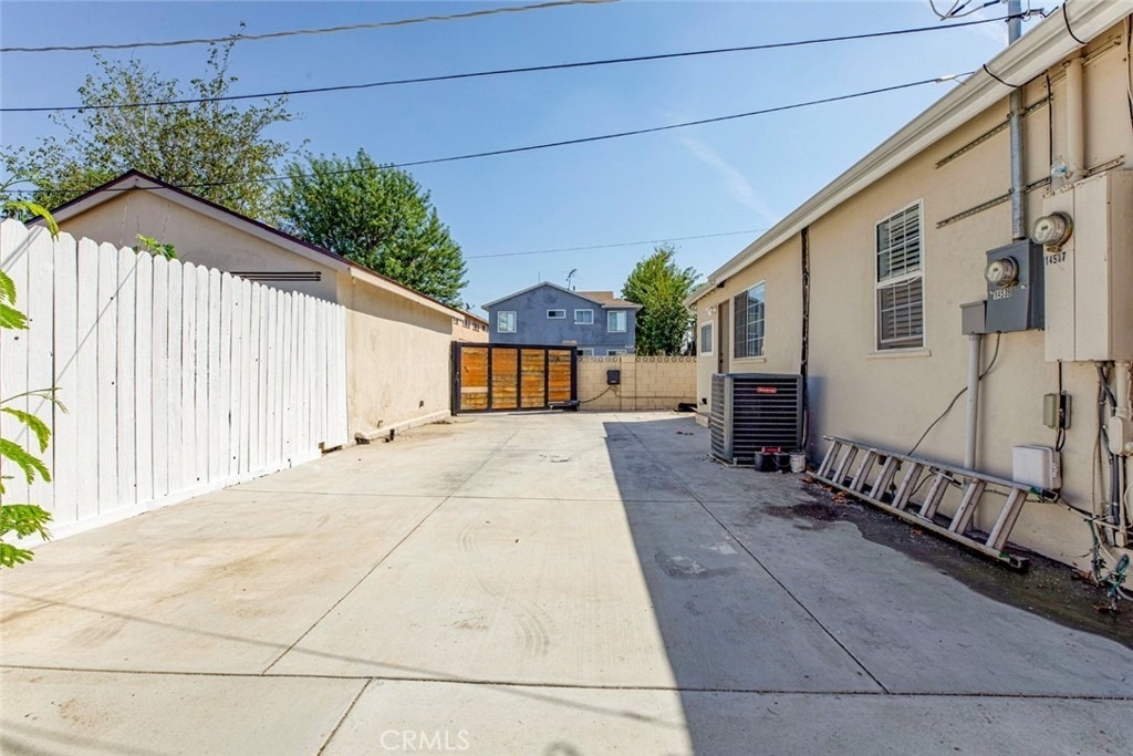 14537 Wyandotte - Photo 23