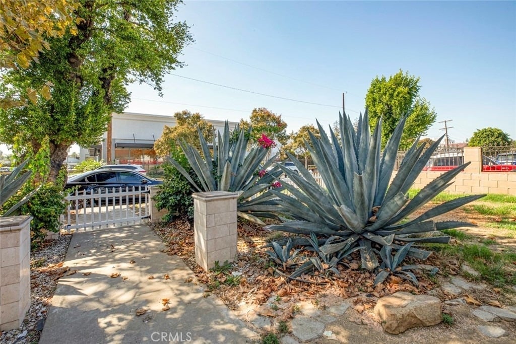 14537 Wyandotte - Photo 1