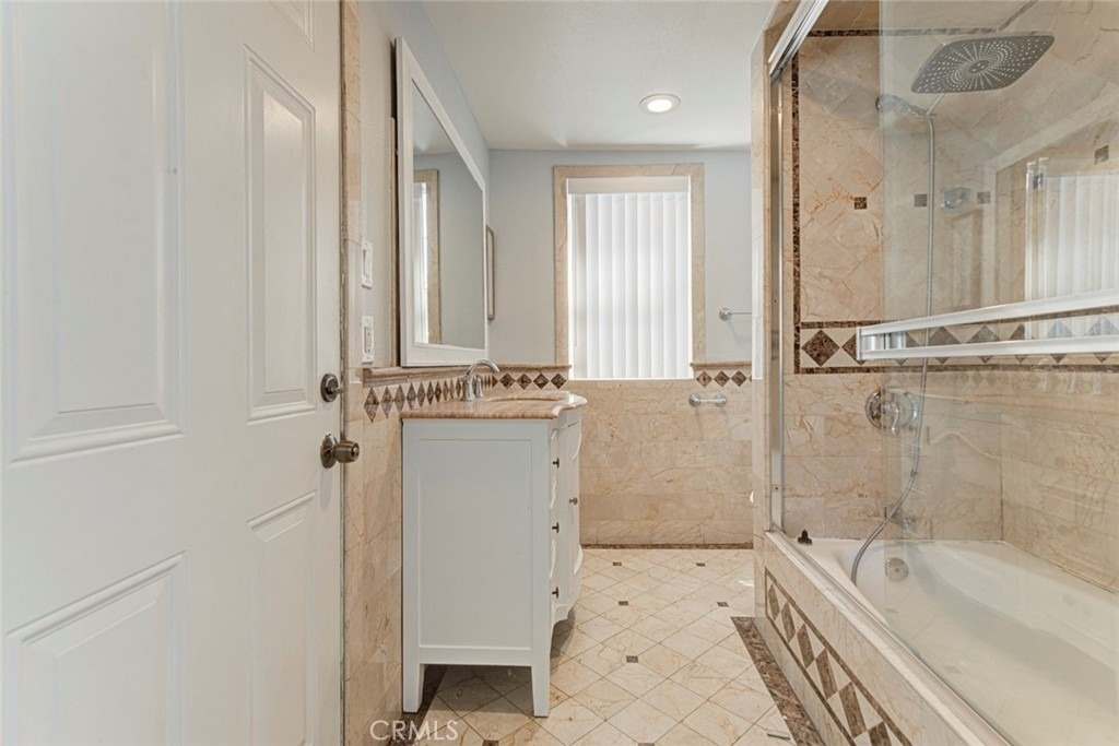 14537 Wyandotte - Photo 18