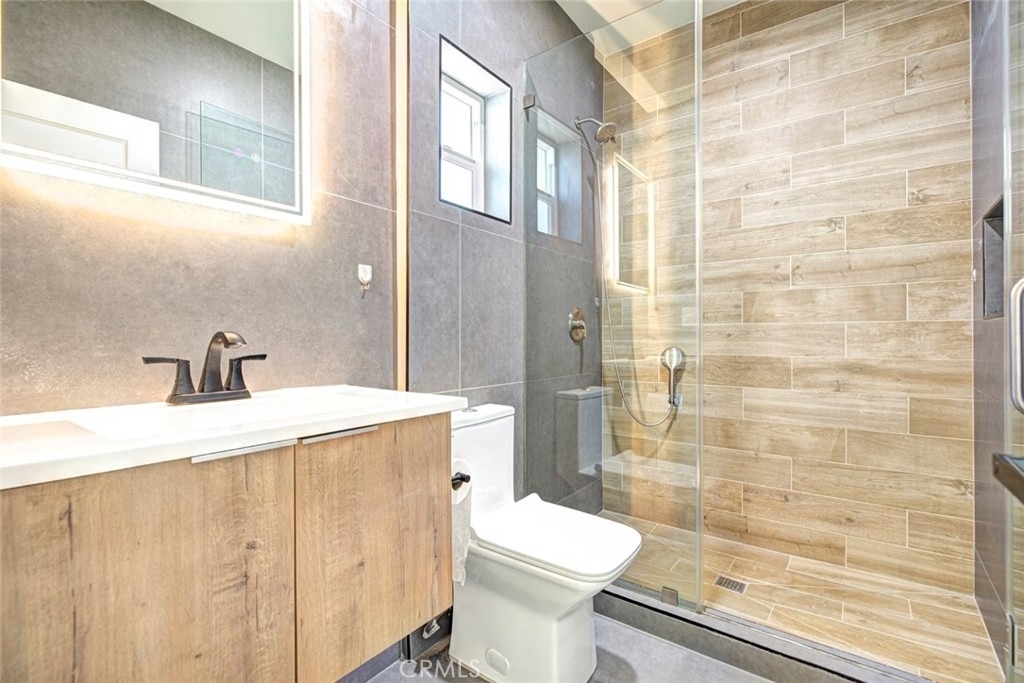 8254 Vantage Avenue - Photo 10