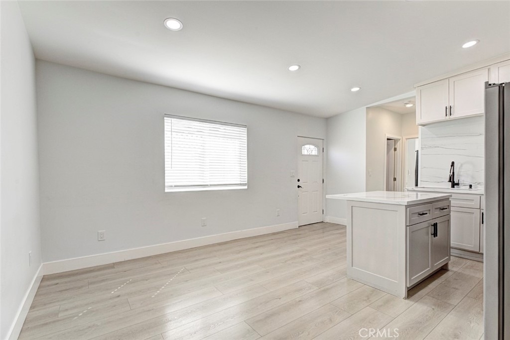 8254 Vantage Avenue - Photo 5