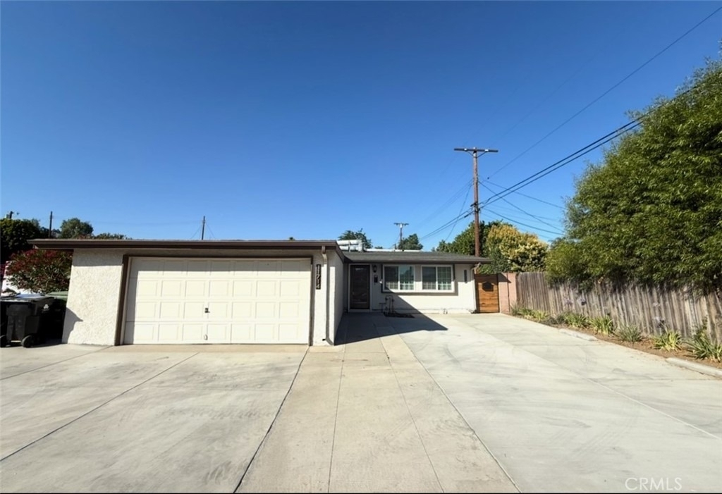 11714 Sproule - Photo 0