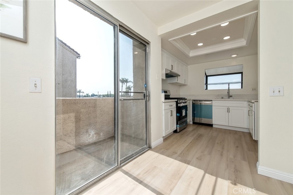 2038 S Bon View Avenue - Photo 15