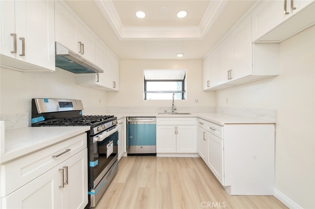 2038 S Bon View Avenue - Photo 16