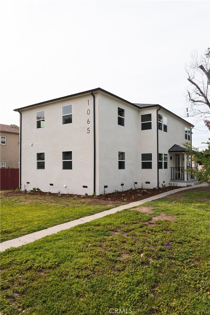 1065 E Spazier - Photo 32