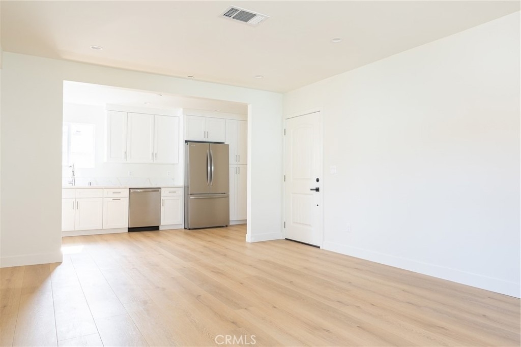 1065 E Spazier - Photo 1