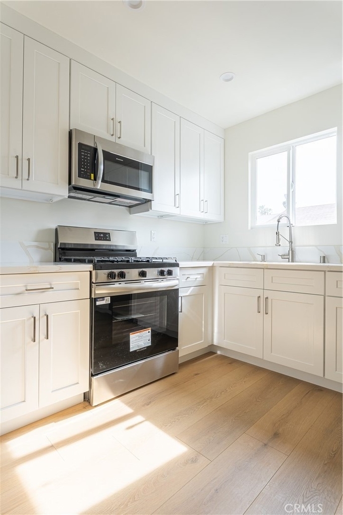 1065 E Spazier - Photo 8