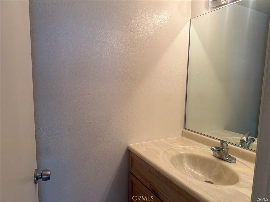 1022 Irving Avenue - Photo 7