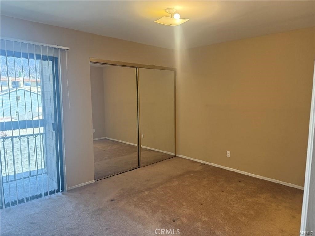 1022 Irving Avenue - Photo 10