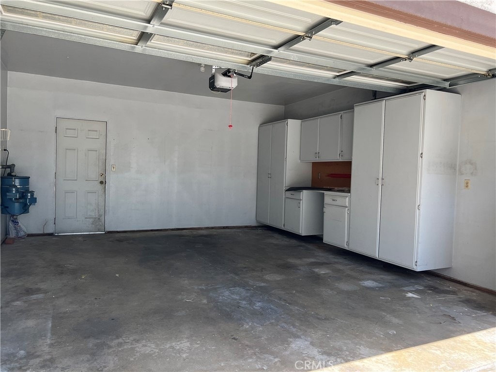 109 W Sandra Avenue - Photo 17