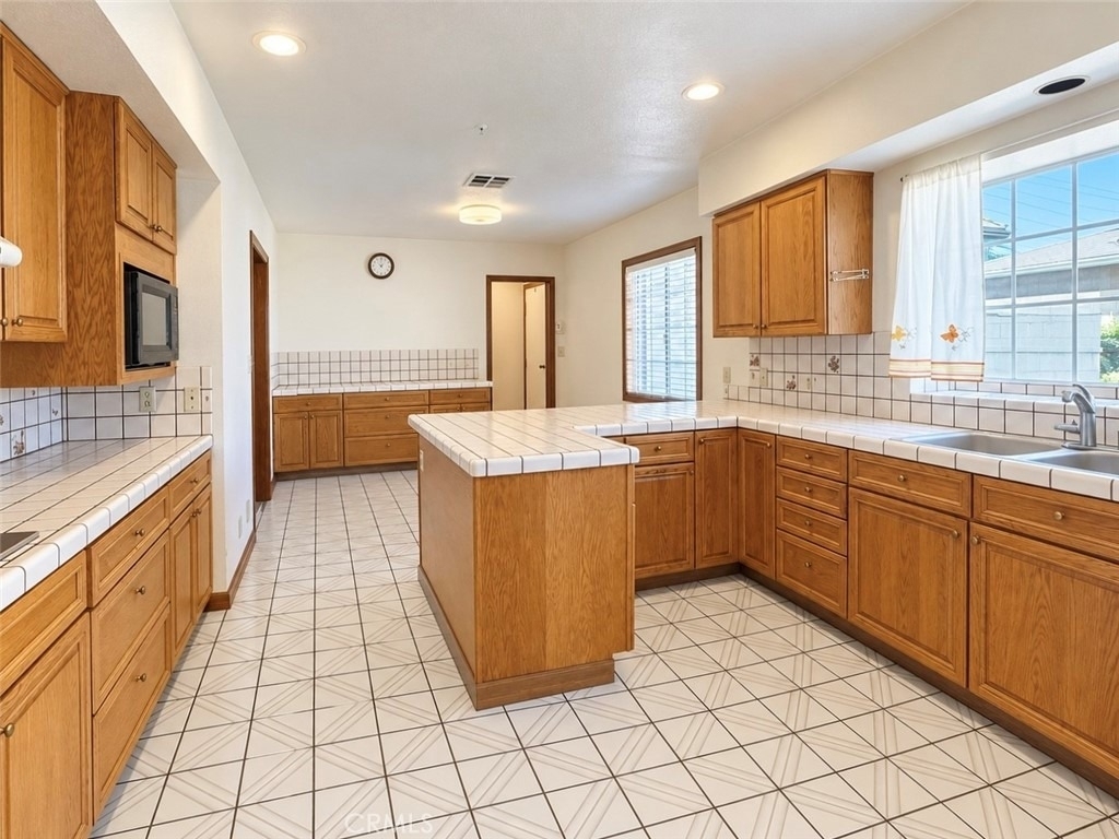 109 W Sandra Avenue - Photo 19