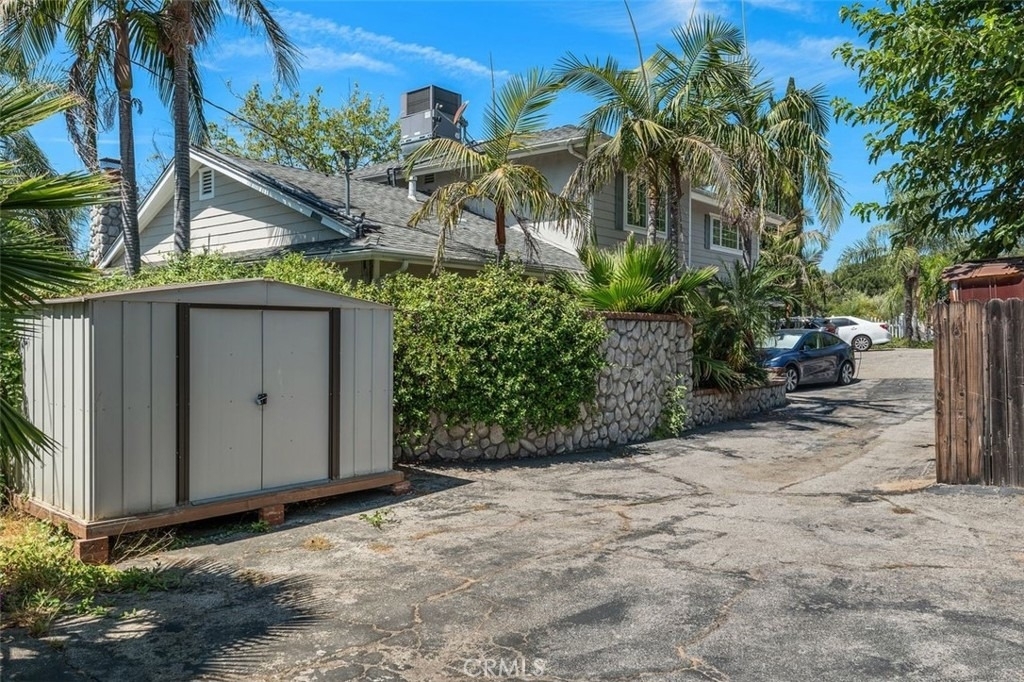 3136 Frances - Photo 32