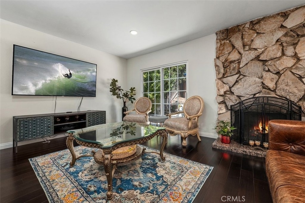 3136 Frances - Photo 4