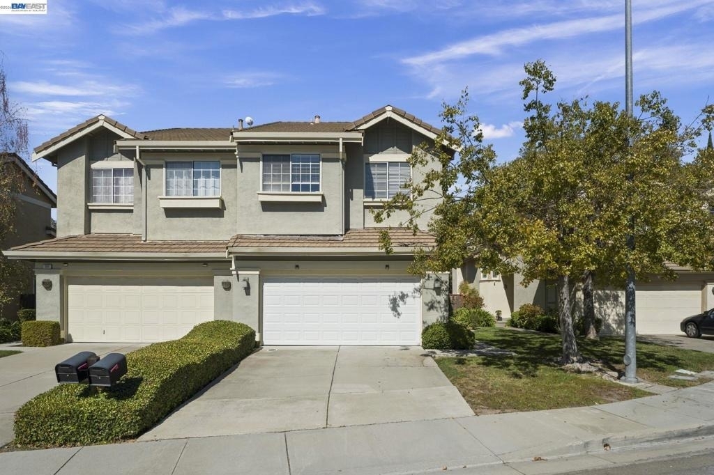 212 Rabbit Ct - Photo 0