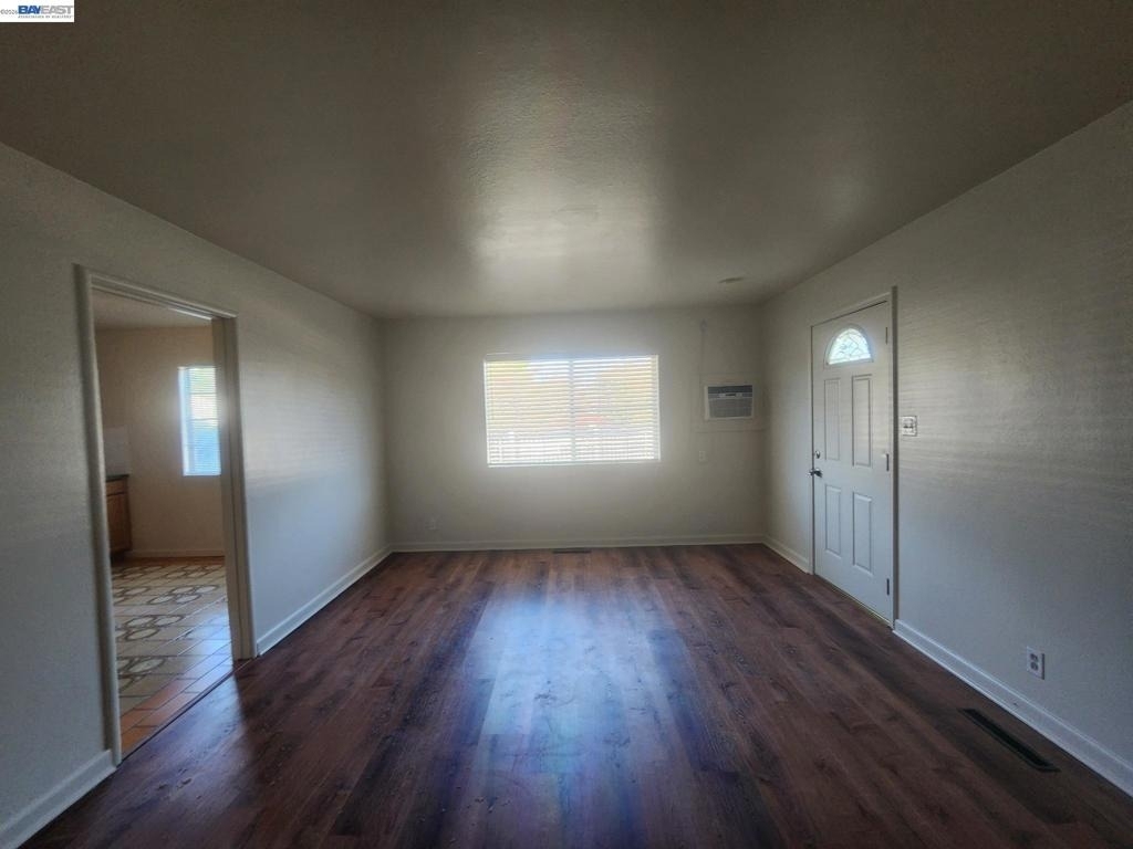 323 Adelle Street - Photo 6