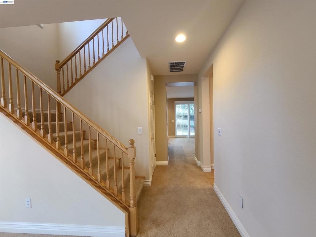 204 Abigail Cir - Photo 5