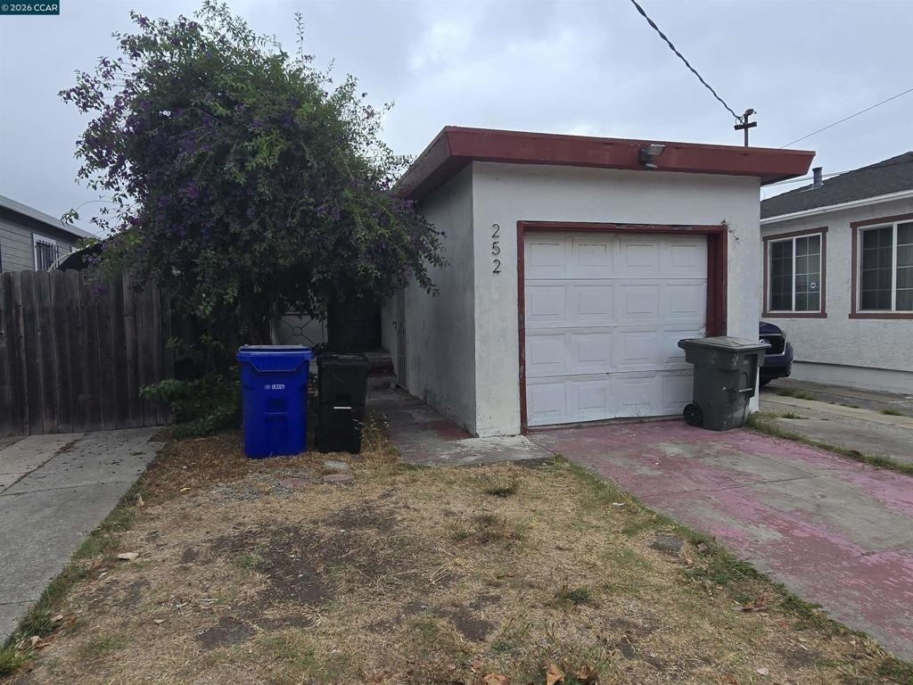252 S 20th St - Photo 1