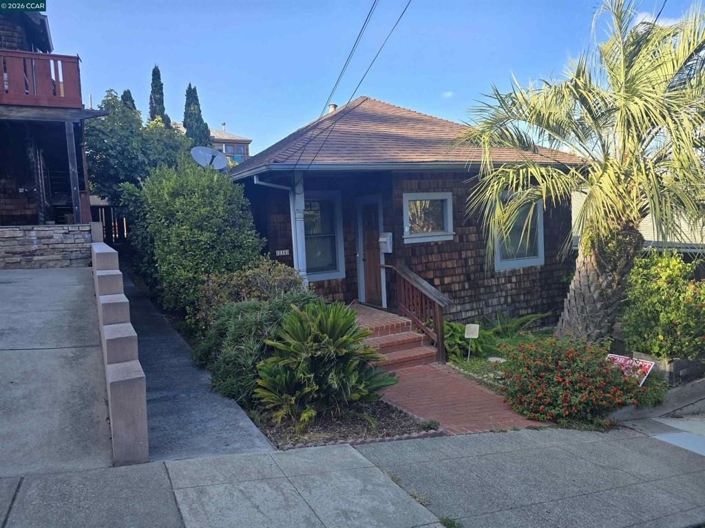236 Castro St - Photo 0