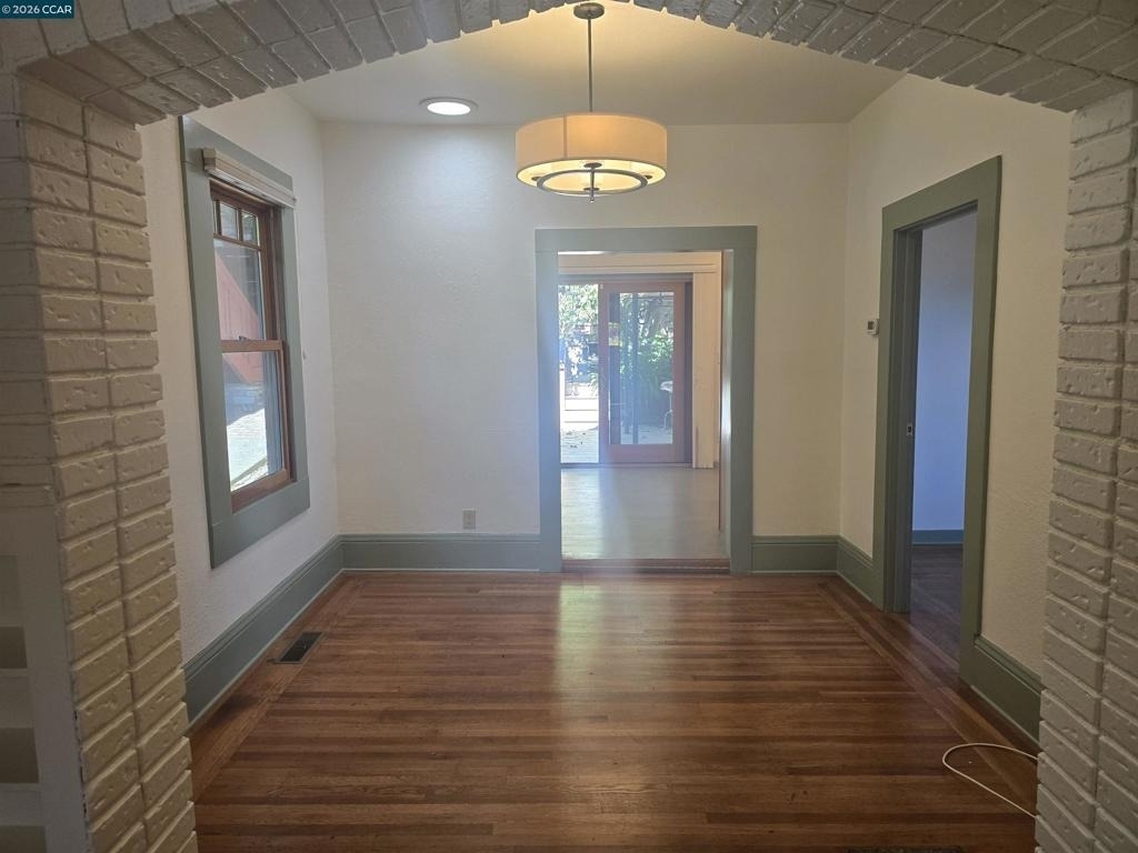236 Castro St - Photo 2