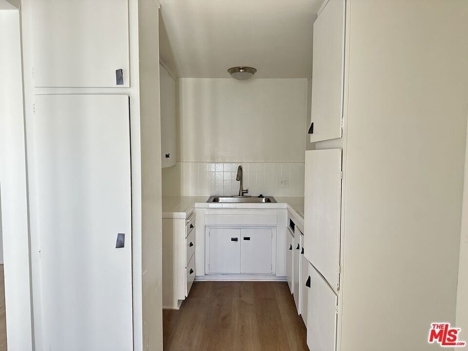 5853 Gregory Avenue - Photo 2