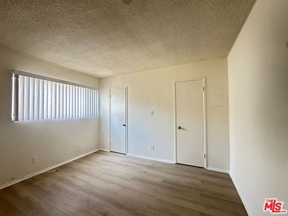 5853 Gregory Avenue - Photo 4