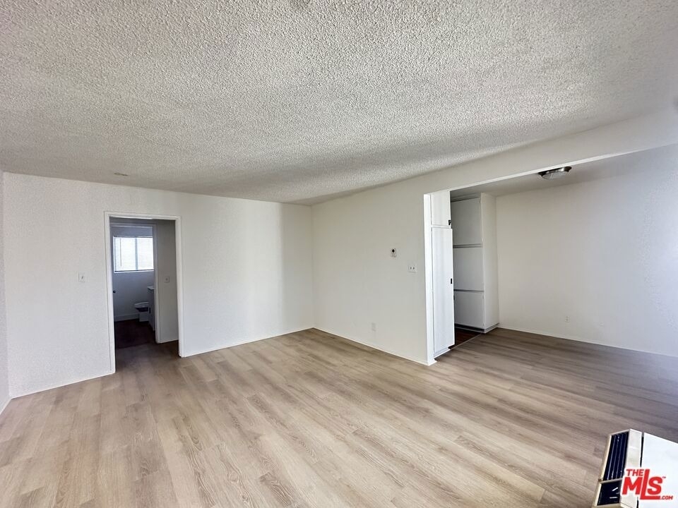 5853 Gregory Avenue - Photo 1