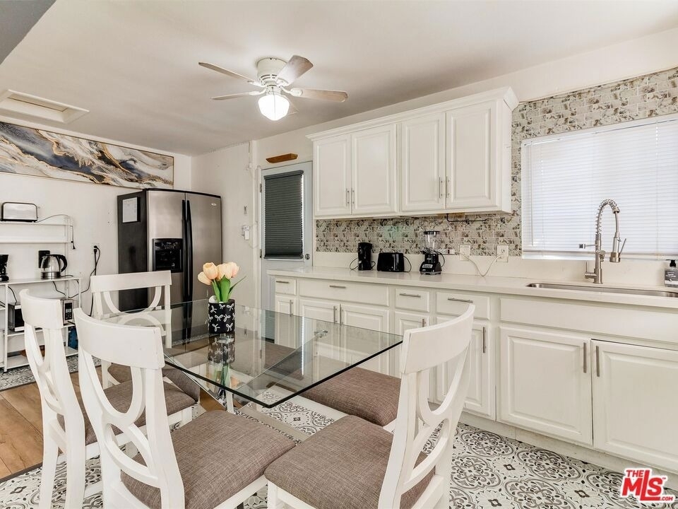 138 S Madison Avenue - Photo 10