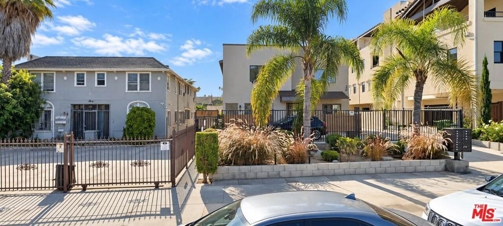 1240 S Bronson Avenue - Photo 16