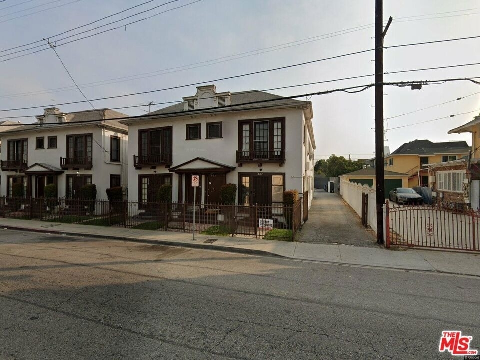 2126 S Oak Street - Photo 6