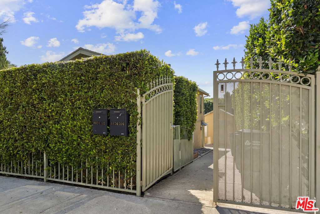 8824 1/2 Harratt Street - Photo 16