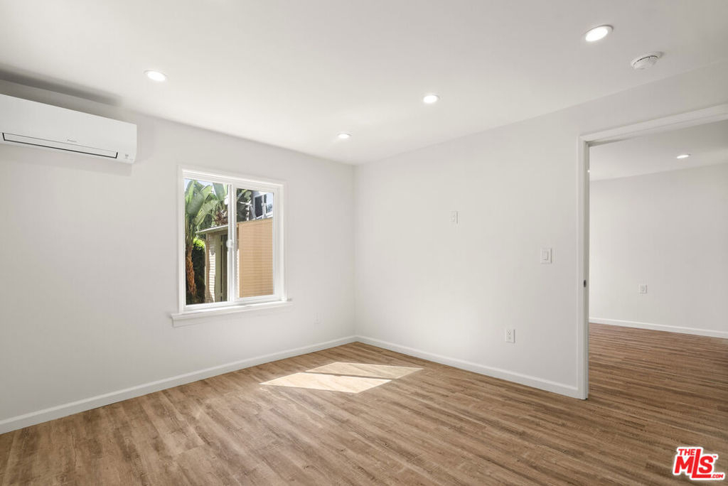 8824 1/2 Harratt Street - Photo 9